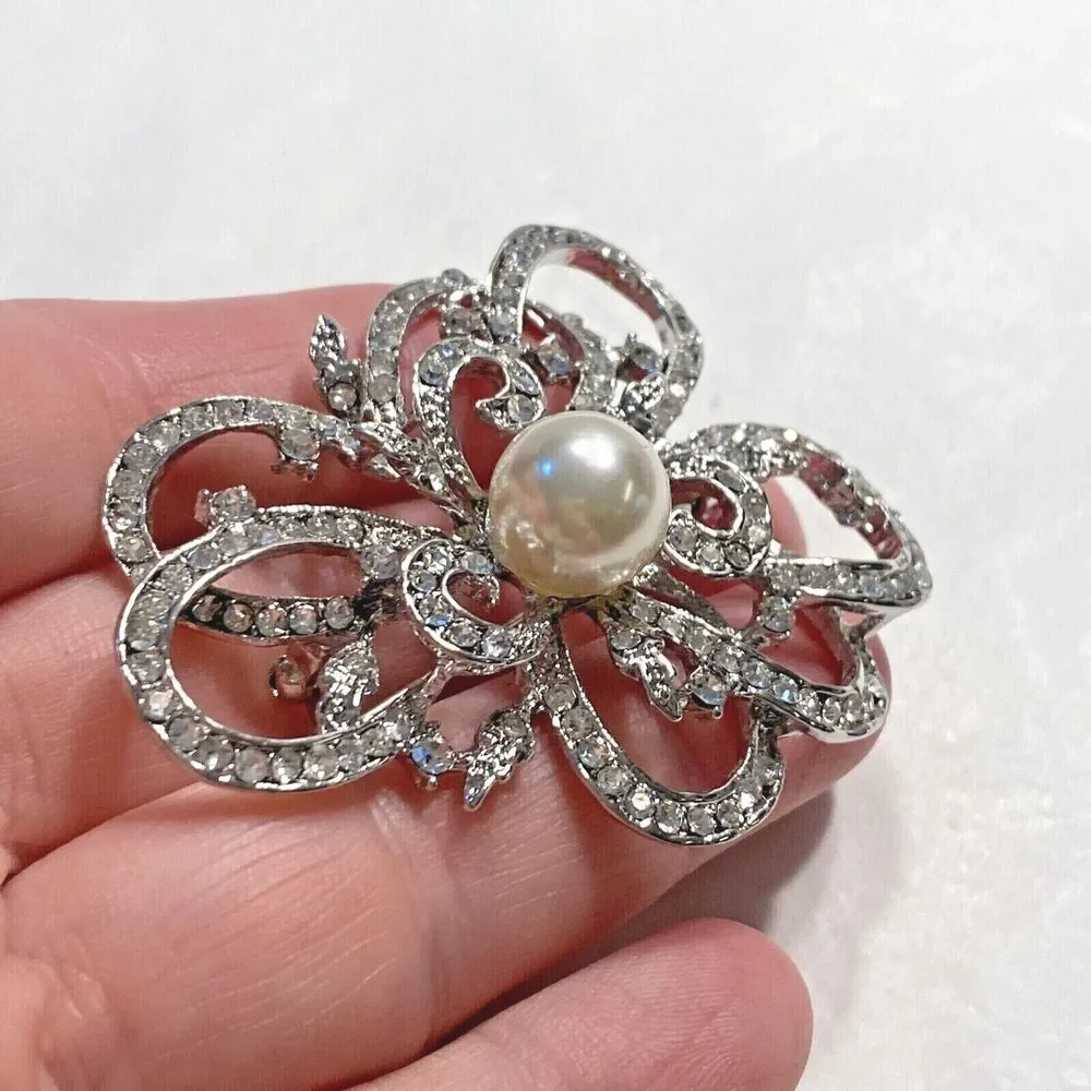 Vintage inspired silver brooch clear white rhinestones & single faux pearl pin